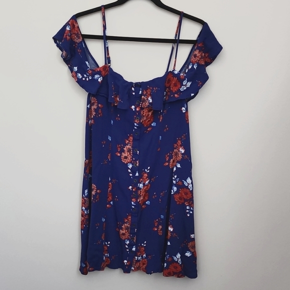 Xhilaration Tops - Xhilaration Cold Shoulder Button Down Tunic Top XL